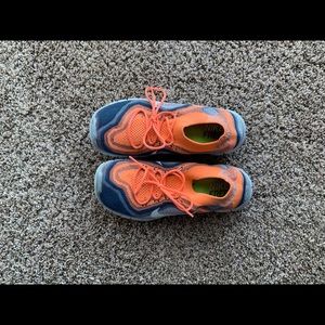 Nike free’s. US 9.5 women’s.